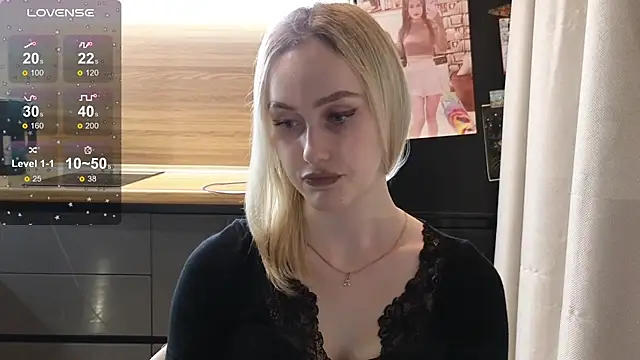 Snapshot of Bella_Villen chatting on 07.24.26 Bella Villen online show from 07.24.26