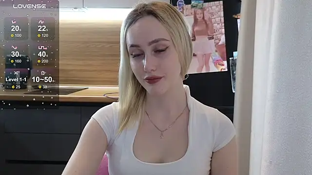 Snapshot of Bella_Villen chatting on 07.25.26 Bella Villen online show from 07.25.26