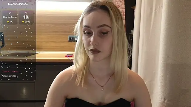 Snapshot of Bella_Villen chatting on 07.28.26 Bella Villen online show from 07.28.26