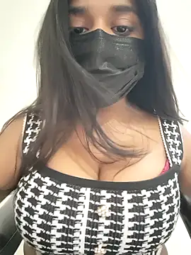 Snapshot of Kushi_12 chatting on 04.01.26 Kushi 12 online show from 04.01.26