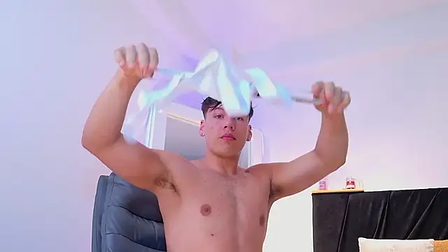 NIKLAS BRAUNN01 online show from 03.10.26