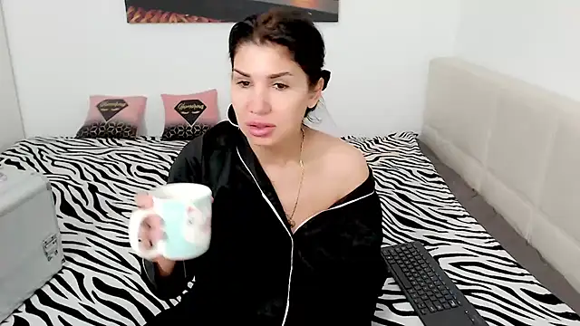 NickyHotXO online show from 04.07.26