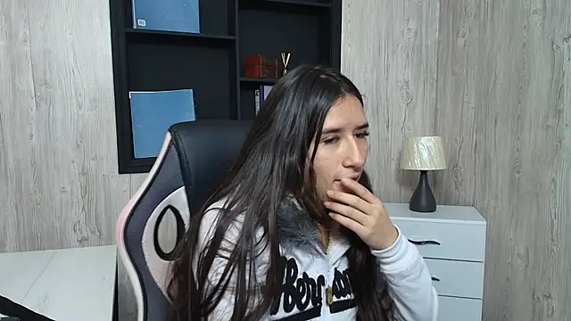 LilyRossi  online show from 05.15.26