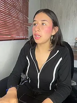LilyRossi  online show from 07.28.26