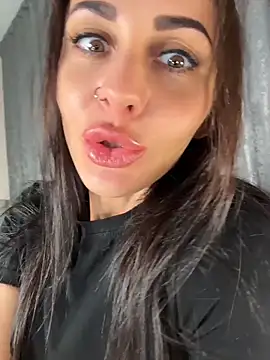 Snapshot of Flexira chatting on 03.05.26 Flexira online show from 03.05.26