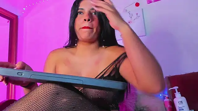 Arianna Moore online show from 04.30.26
