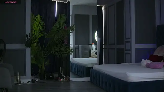 MissMeganMoon online show from 04.29.26