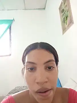Snapshot of ginevere_20 chatting on 05.16.26 ginevere 20 online show from 05.16.26
