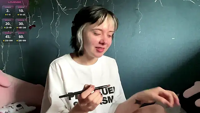 AueshaSimon online show from 04.26.26