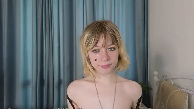 Snapshot of MollySally chatting on 05.18.26 MollySally online show from 05.18.26