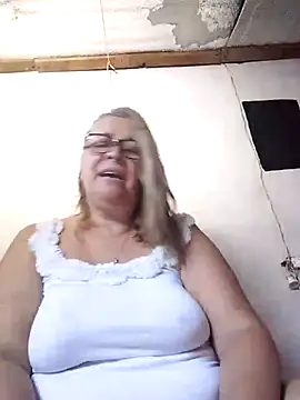 momismilf544 online show from 04.22.26