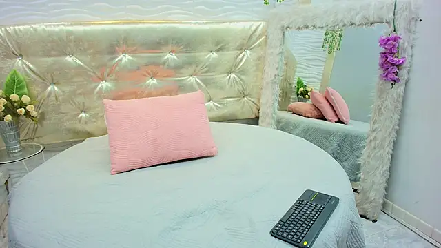 Mia belluci online show from 03.16.26