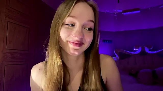 Anika Socutehe online show from 03.04.26