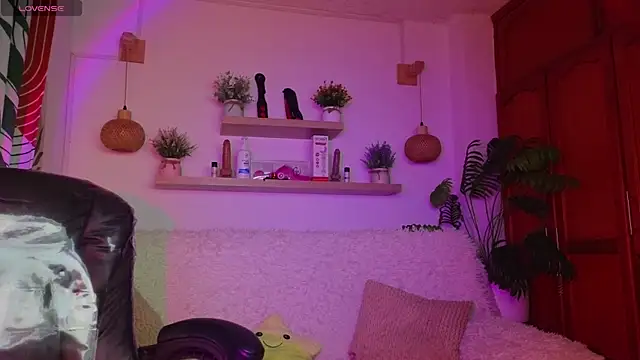 nikolwalter  online show from 06.30.26