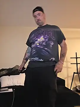 Biggbaddwulf7 online show from 04.21.26