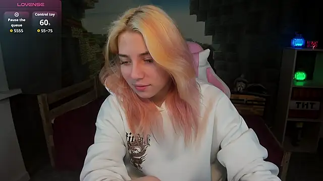 RosaFowler online show from 04.26.26