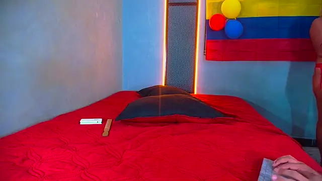 Hornyshow1 online show from 06.14.26