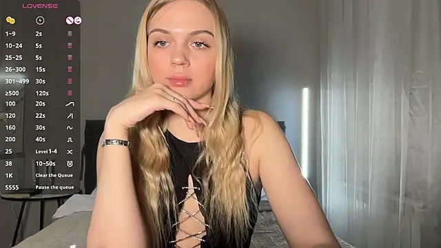 AlexaDeviliciouss online show from 04.27.26