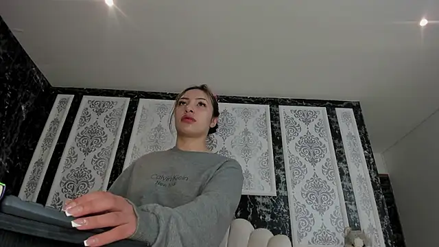 AngelinaAustin online show from 04.30.26