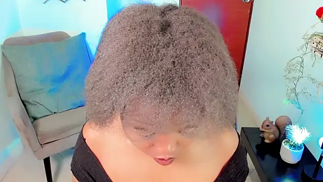 Mila Kuniss online show from 03.10.26