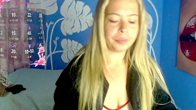 Snapshot of CamilleRouge chatting on 03.02.26 CamilleRouge online show from 03.02.26