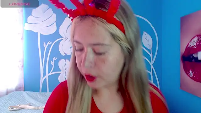 Snapshot of CamilleRouge chatting on 03.04.26 CamilleRouge online show from 03.04.26