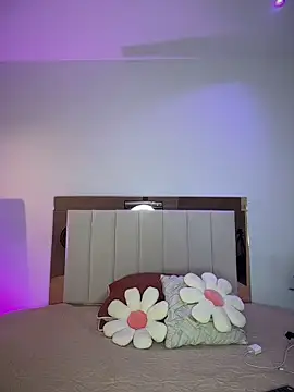 Mia Becket  online show from 03.09.26