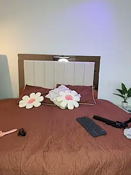 Mia Becket  online show from 03.10.26