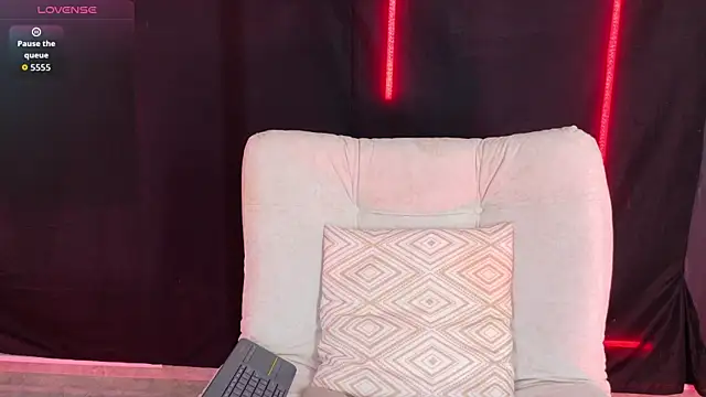 SensuallJenn online show from 08.08.26