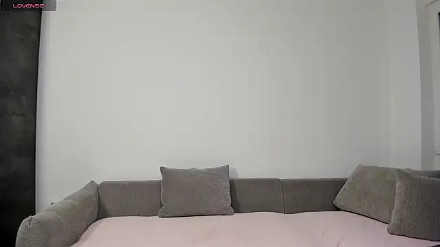 nikki-moon online show from 04.25.26