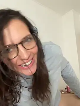 Snapshot of hollyharmd chatting on 03.06.26 hollyharmd online show from 03.06.26