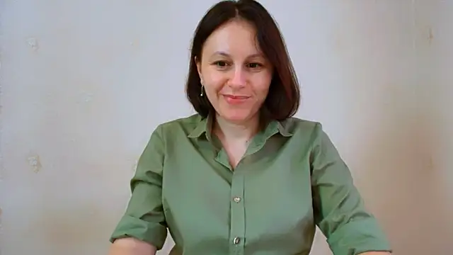 Snapshot of Inessa_beauty chatting on 06.13.26 Inessa beauty online show from 06.13.26