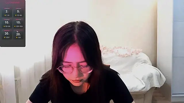 Snapshot of SolvedGlobe chatting on 06.18.26 SolvedGlobe online show from 06.18.26