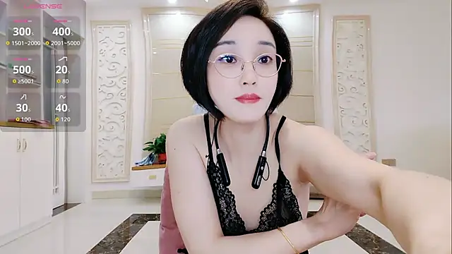 Snapshot of Nana-NN chatting on 05.05.26 Nana-NN online show from 05.05.26