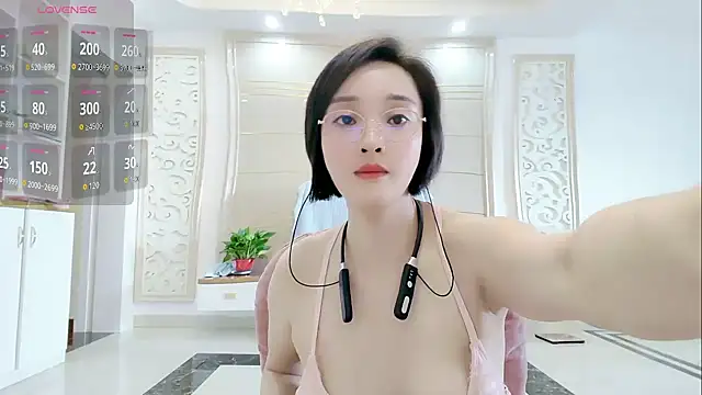 Snapshot of Nana-NN chatting on 05.27.26 Nana-NN online show from 05.27.26
