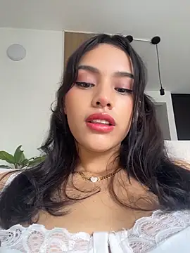 Mia-villalobos online show from 06.04.26