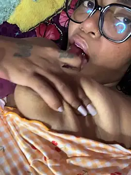 Snapshot of Piel_Canella chatting on 03.07.26 Piel Canella online show from 03.07.26