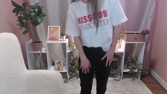 Snapshot of MistyBree chatting on 03.12.26 MistyBree online show from 03.12.26