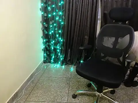 Im Malaika online show from 03.13.26