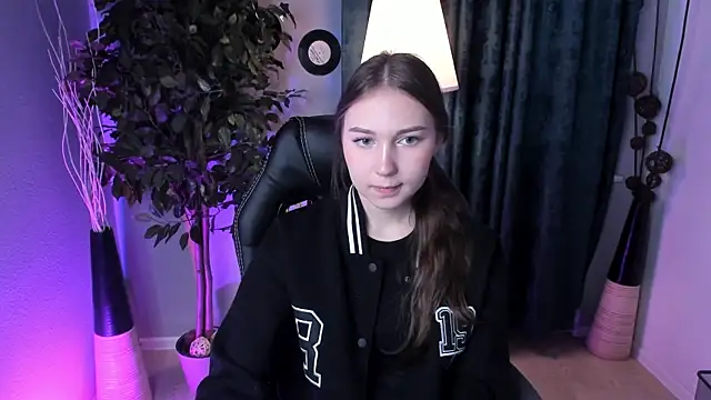 OliviaLang online show from 03.06.26