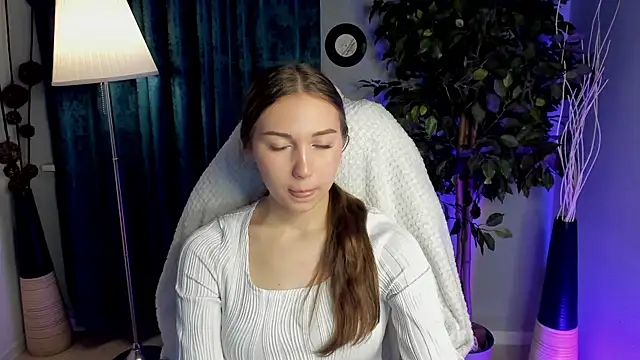 OliviaLang online show from 03.09.26