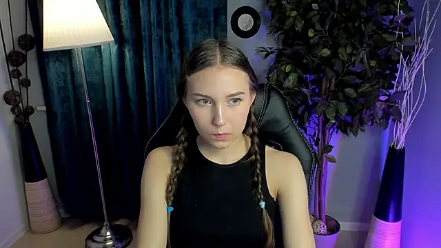 OliviaLang online show from 03.10.26