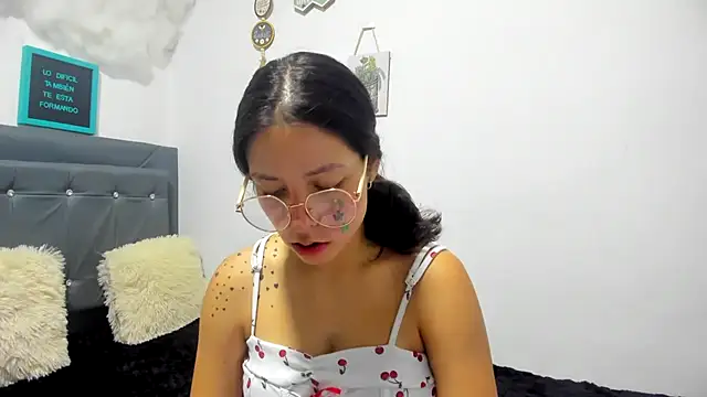 Snapshot of Miranda-cambell chatting on 06.26.26 Miranda-cambell online show from 06.26.26