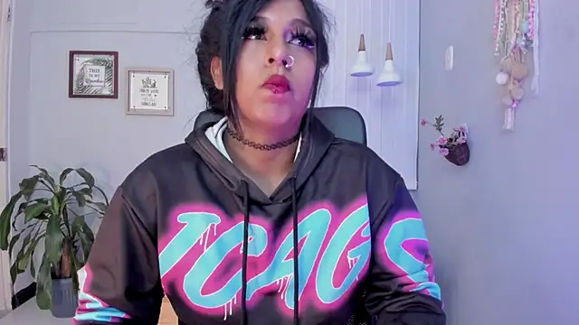 Nahomy Collins  online show from 03.07.26