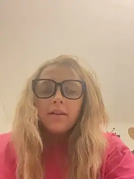 Snapshot of imkhloe chatting on 02.28.26 imkhloe online show from 02.28.26