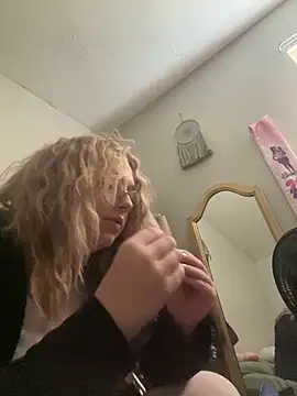 Snapshot of imkhloe chatting on 03.16.26 imkhloe online show from 03.16.26