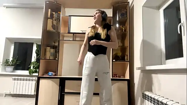 JoanieMochel online show from 03.07.26