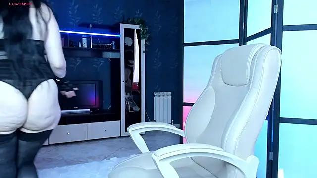 Lucky Milf online show from 06.18.26