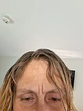 Snapshot of toxicbish chatting on 03.26.26 toxicbish online show from 03.26.26