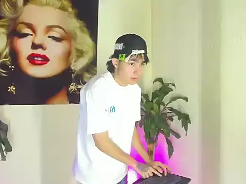 monky 0002 online show from 06.18.26